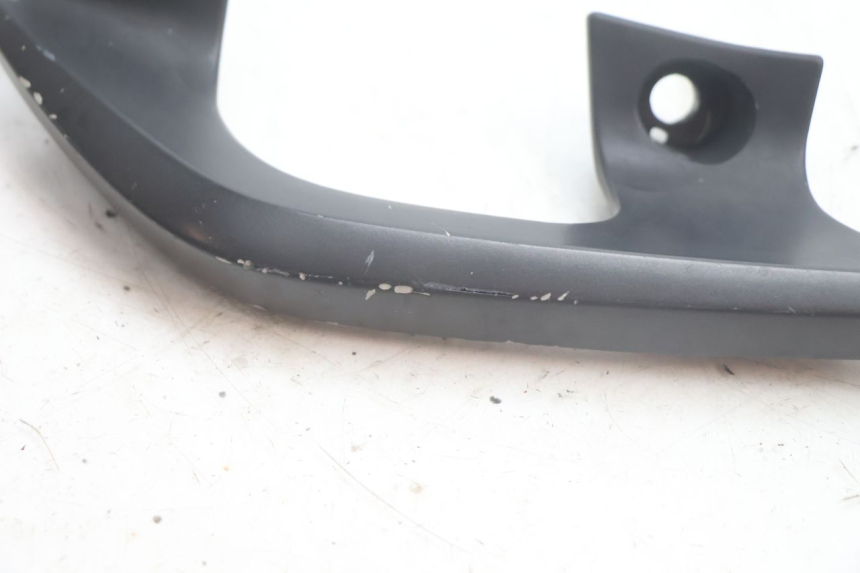 photo de LEFT REAR HANDLEBAR YAMAHA X-MAX XMAX 125 (2010 - 2013) - Zoom on usage condition
