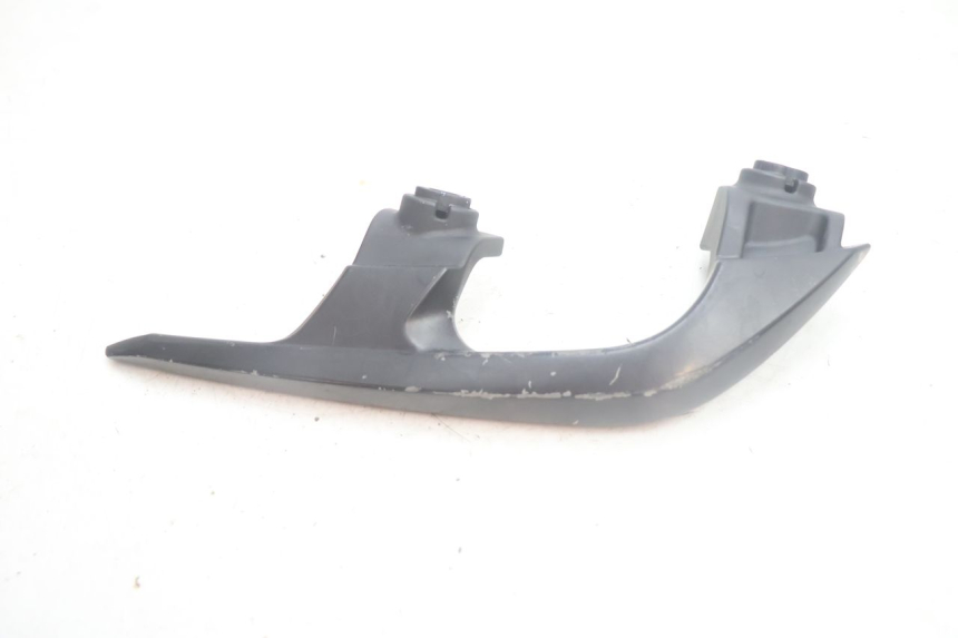 photo de LEFT REAR HANDLEBAR YAMAHA X-MAX XMAX 125 (2010 - 2013) - Technical close-up