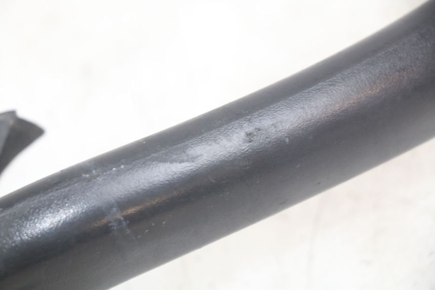 photo de LEFT REAR HANDLEBAR PIAGGIO X9 EVOLUTION 125 (2003 - 2007) - Zoom on usage condition