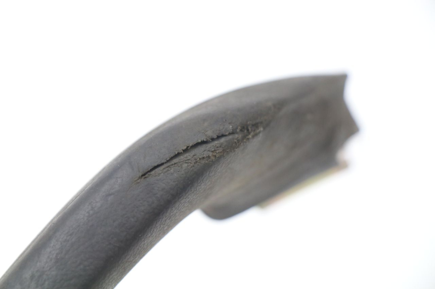 photo de LEFT GRAB RAIL  YAMAHA XJN XJ N DIVERSION 600 (1994 - 1997) - Zoom on usage condition