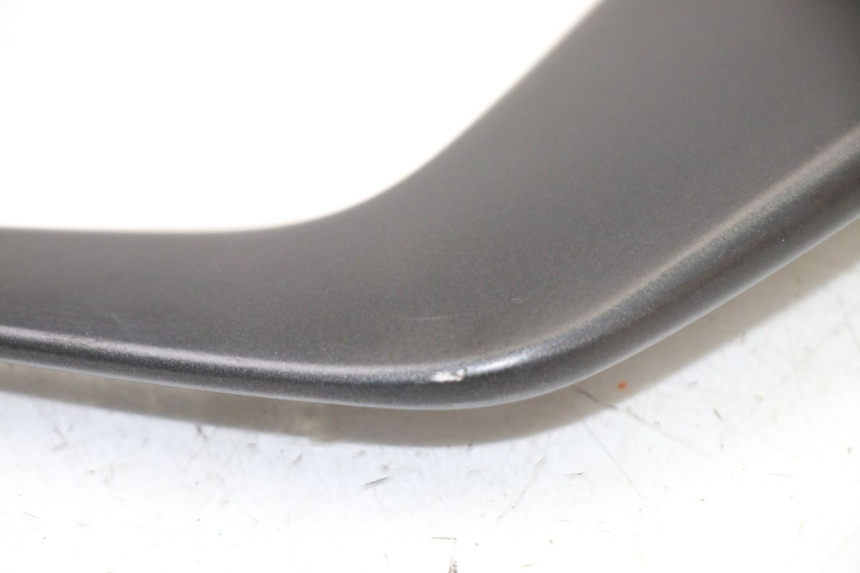 photo de LEFT GRAB RAIL  YAMAHA TRACER 7 700 (2020 - 2024) - Zoom on usage condition