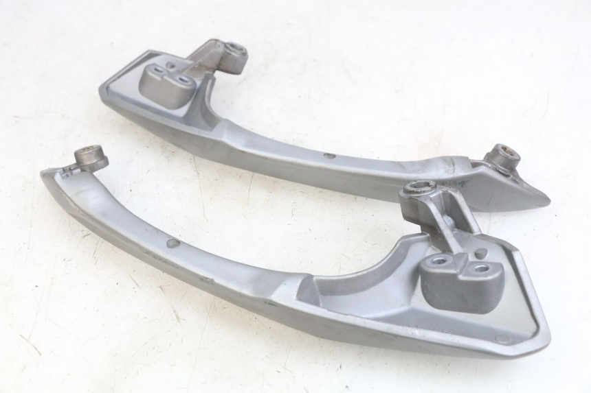 photo de REAR HANDLEBARS SYM GTS EFI 125 (2012 - 2016) - Technical close-up