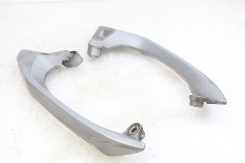 photo de REAR HANDLEBARS SYM GTS EFI 125 (2012 - 2016) - Product overview