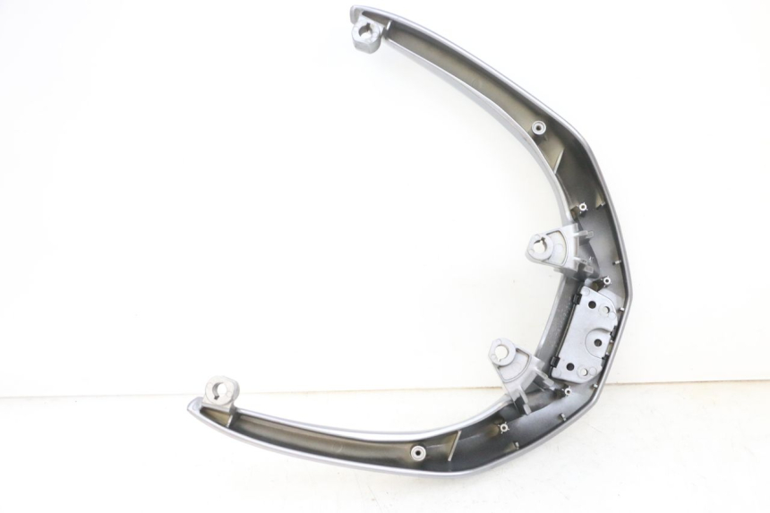 photo de GRAB RAIL SYM GTS EVO 125 (2009 - 2013) - Zoom on usage condition