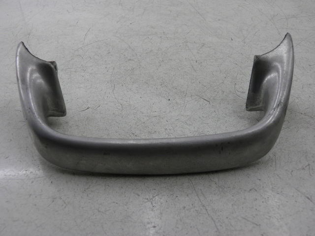 photo de GRAB RAIL  HONDA CB SEVEN FITTY 750 (1992 - 2003) - Technical close-up