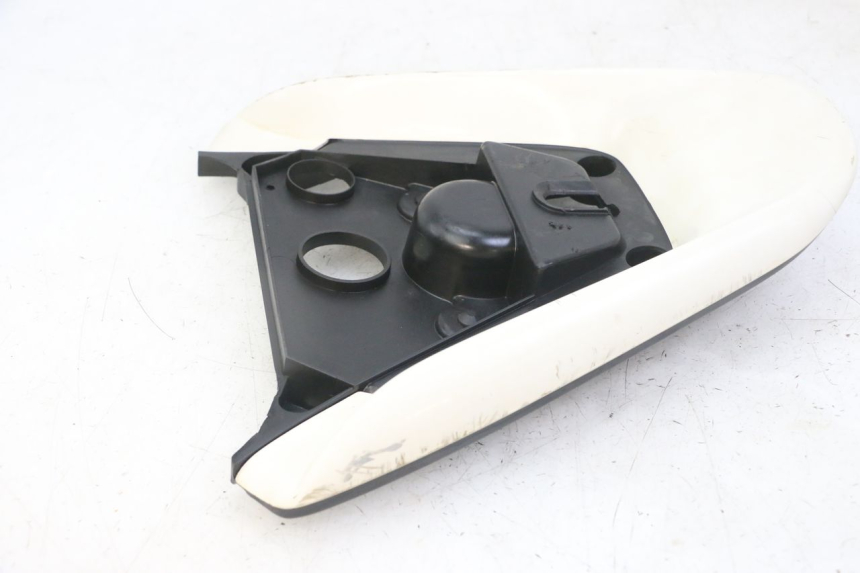 photo de GRAB RAIL YAMAHA JOG R 50 (2004 - 2014) - Surface and material condition