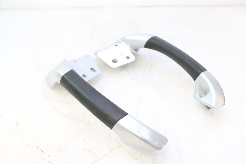 photo de GRAB RAIL  PIAGGIO MP3 LT 300 (2010 - 2016) - Fixing points details