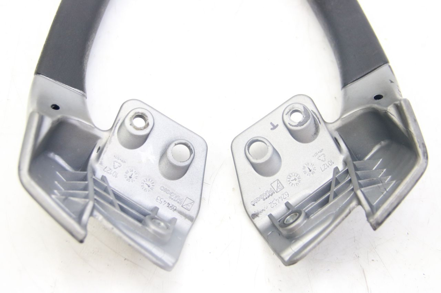 photo de REAR HANDLEBARS PIAGGIO MP3 125 (2006 - 2014) - Zoom on usage condition