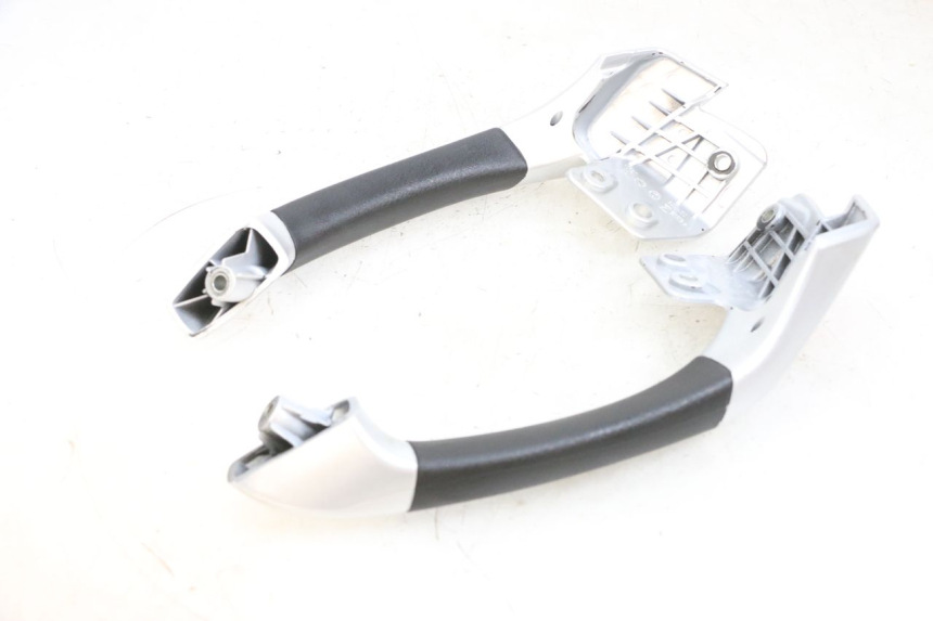 photo de GRAB RAIL PIAGGIO MP3 RL 250 (2006 - 2010) - Component detail