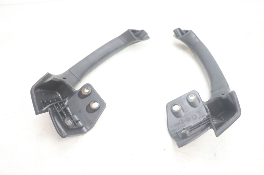 photo de GRAB RAIL PIAGGIO MP3 500 (2011 - 2015) - Surface and material condition