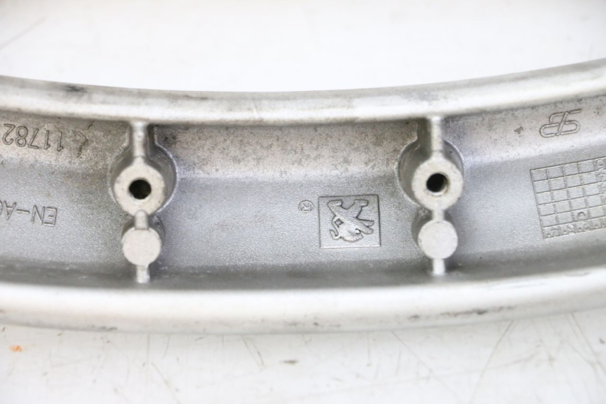 photo de GRAB RAIL PEUGEOT CITYSTAR 125 (2011 - 2017) - Technical close-up