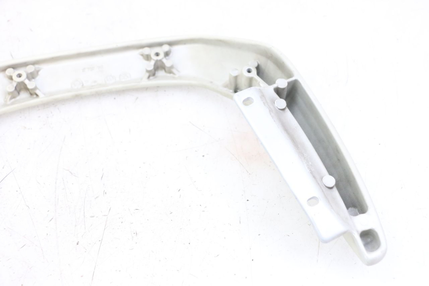 photo de GRAB RAIL PEUGEOT ELYSTAR 125 (2002 - 2007) - Zoom on usage condition