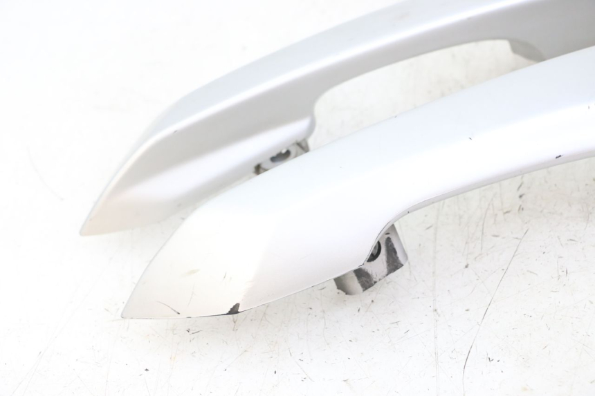 photo de REAR HANDLEBARS PEUGEOT SATELIS 125 (2010 - 2012) - Surface and material condition