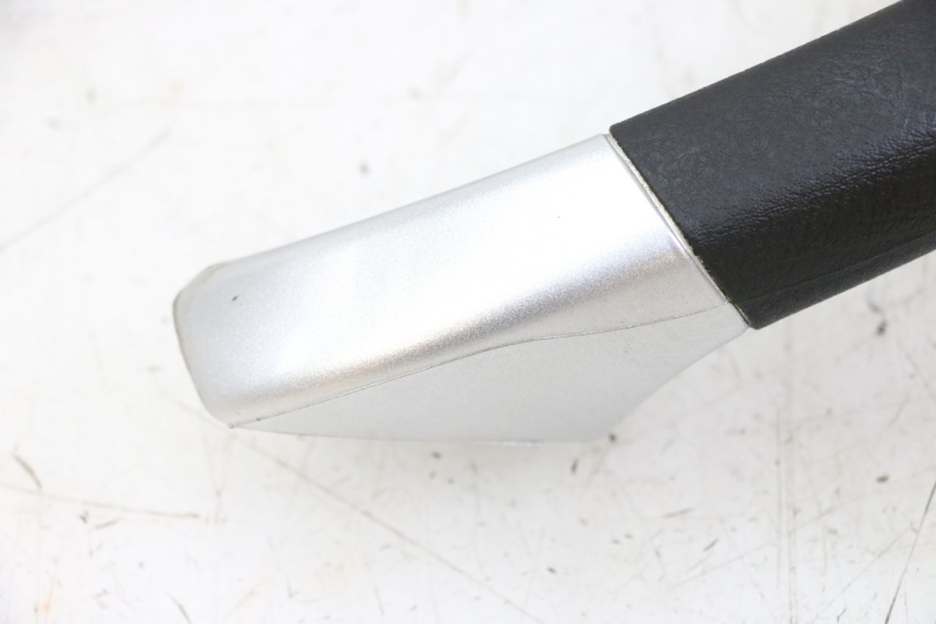 photo de REAR HANDLEBARS PIAGGIO MP3 LT 400 (2007 - 2012) - Additional view of the item