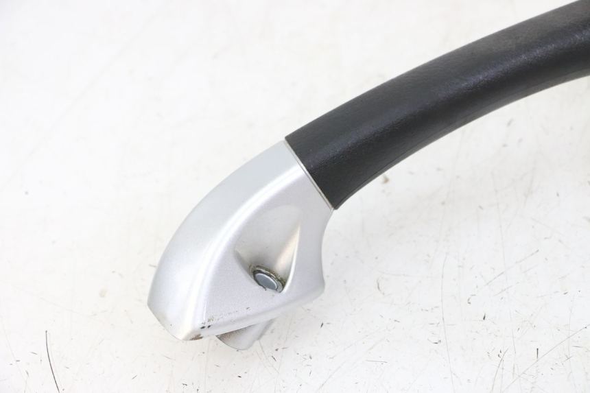 photo de REAR HANDLEBARS PIAGGIO MP3 LT 400 (2007 - 2012) - Distinctive features