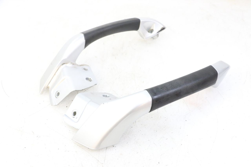 photo de REAR HANDLEBARS PIAGGIO MP3 LT 400 (2007 - 2012) - Product overview