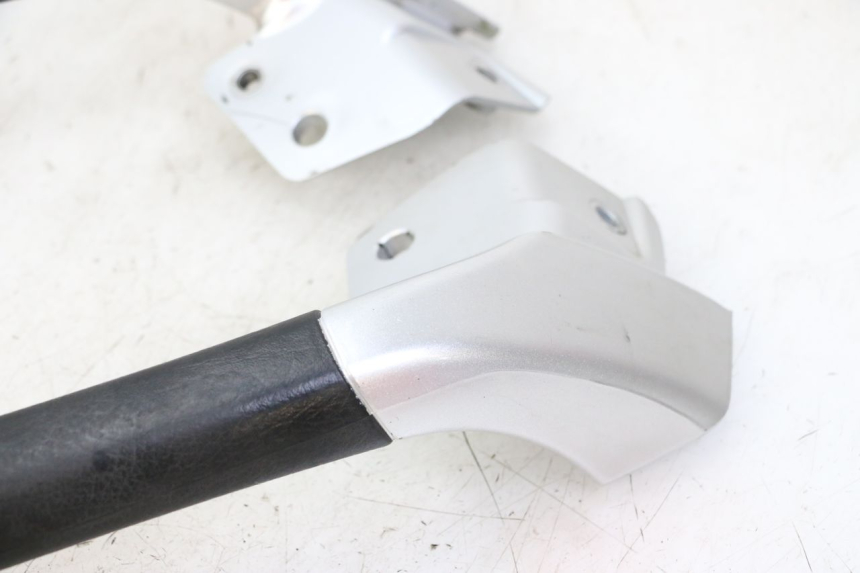 photo de REAR HANDLEBARS PIAGGIO MP3 LT 400 (2007 - 2012) - Markings and original references