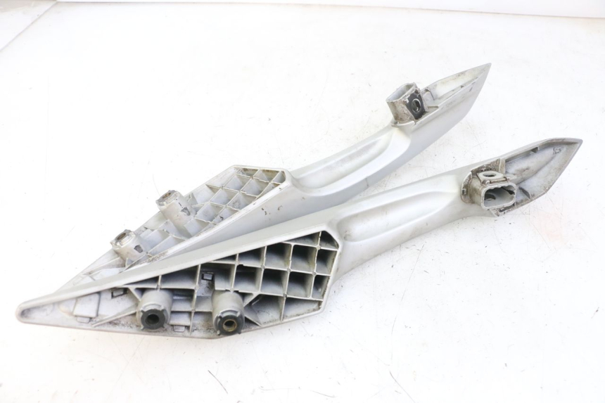 photo de GRAB RAIL PEUGEOT SATELIS 125 (2013 - 2018) - Component detail