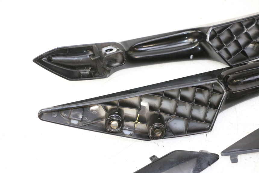 photo de REAR HANDLEBARS PEUGEOT SATELIS 125 (2010 - 2012) - Technical close-up