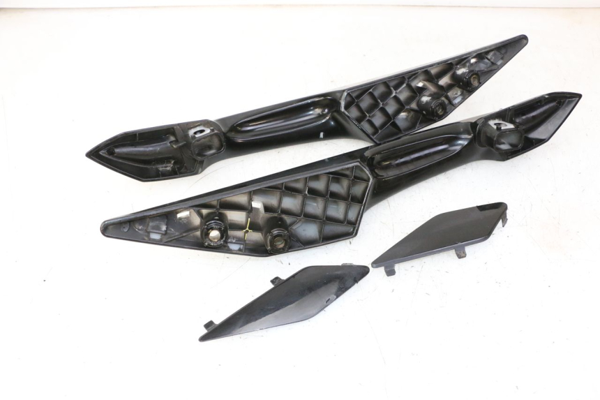 photo de REAR HANDLEBARS PEUGEOT SATELIS 125 (2010 - 2012) - Surface and material condition