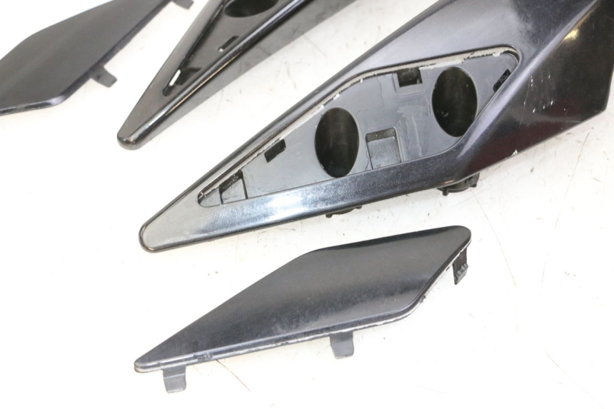 photo de GRAB RAIL PEUGEOT SATELIS 125 (2013 - 2018) - Component zoom