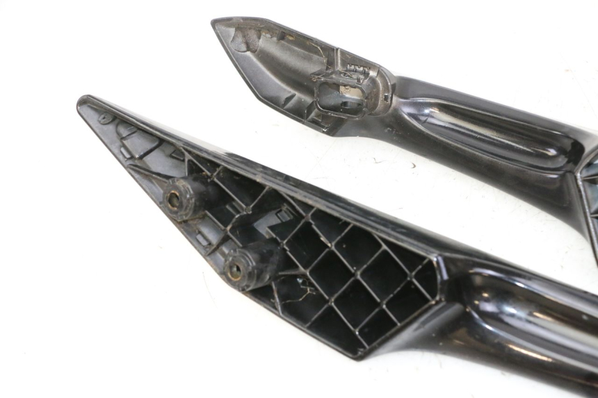 photo de GRAB RAIL PEUGEOT SATELIS 125 (2013 - 2018) - Alternative perspective