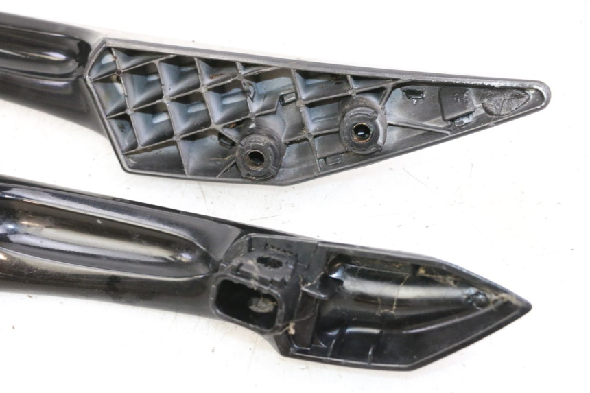 photo de GRAB RAIL PEUGEOT SATELIS 125 (2013 - 2018) - Technical close-up