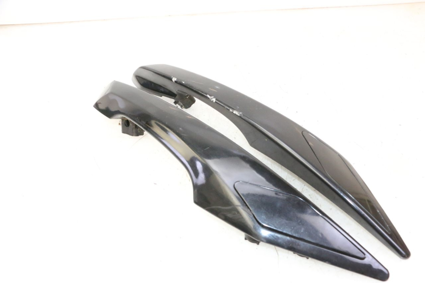 photo de GRAB RAIL PEUGEOT SATELIS 125 (2013 - 2018) - Fixing points details