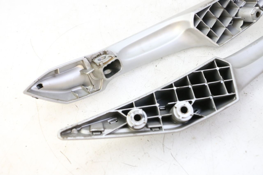 photo de REAR HANDLEBARS PEUGEOT SATELIS 125 (2006 - 2009) - Alternative perspective