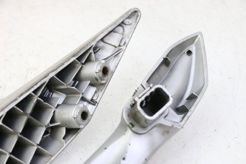 photo de REAR HANDLEBARS PEUGEOT SATELIS 125 (2006 - 2009) - Product overview