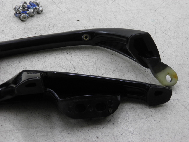 photo de GRAB RAIL  SUZUKI BURGMAN EXECUTIVE 650 (2008 - 2010) - Distinctive features