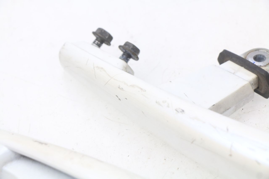 photo de GRAB RAIL  YAMAHA XMAX X-MAX 125 (2006 - 2009) - Fixing points details