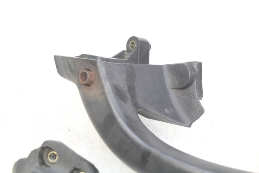 photo de REAR HANDLEBARS PIAGGIO X9 EVOLUTION 125 (2003 - 2007) - Fixing points details