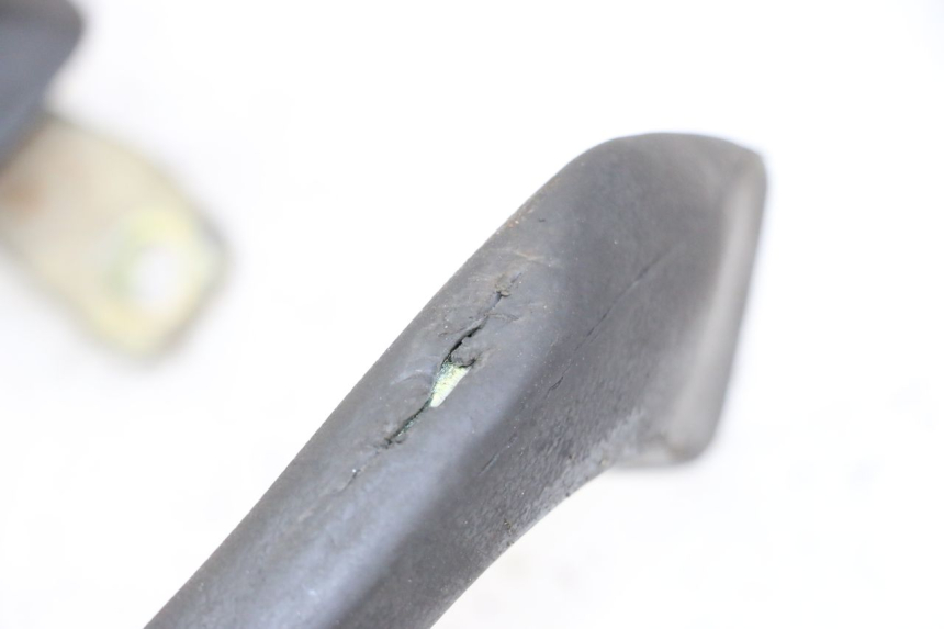 photo de GRAB RAIL  YAMAHA XJN DIVERSION 600 (2000 - 2003) - Technical close-up