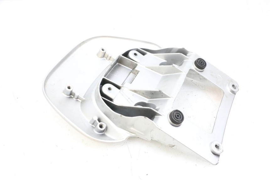 photo de REAR HANDLEBARS YAMAHA YP MAJESTY 125 (2002 - 2006) - Distinctive features