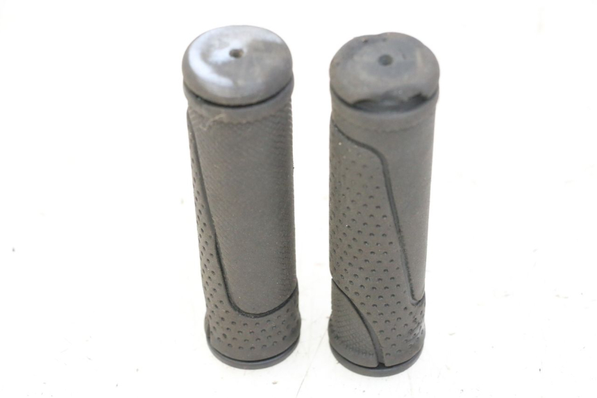 photo de HANDLEBAR GRIP URBANGLIDE 100XS 1 - Component detail
