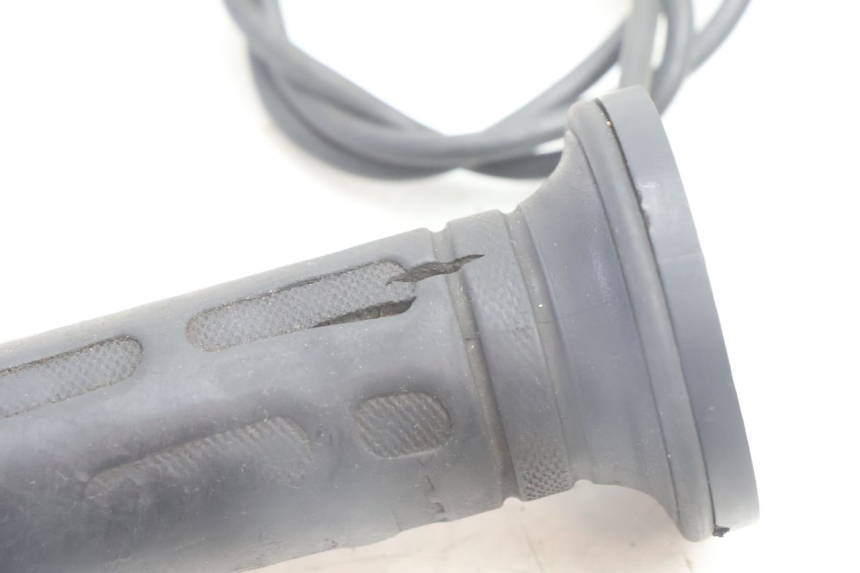 photo de HANDLEBAR GRIP BMW C1 125 (2000 - 2003) - Zoom on usage condition