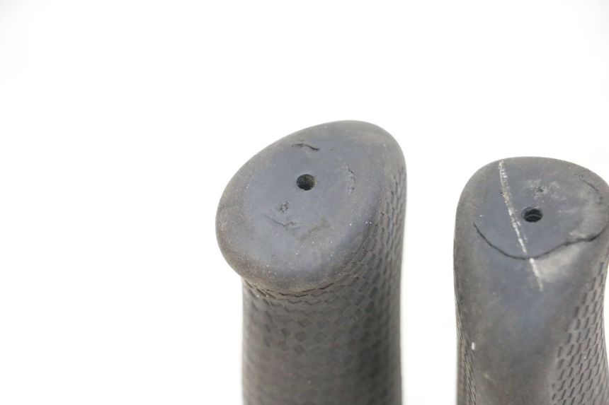 photo de HANDLEBAR GRIP KUKIRIN G2 MASTER 1 - Alternative perspective