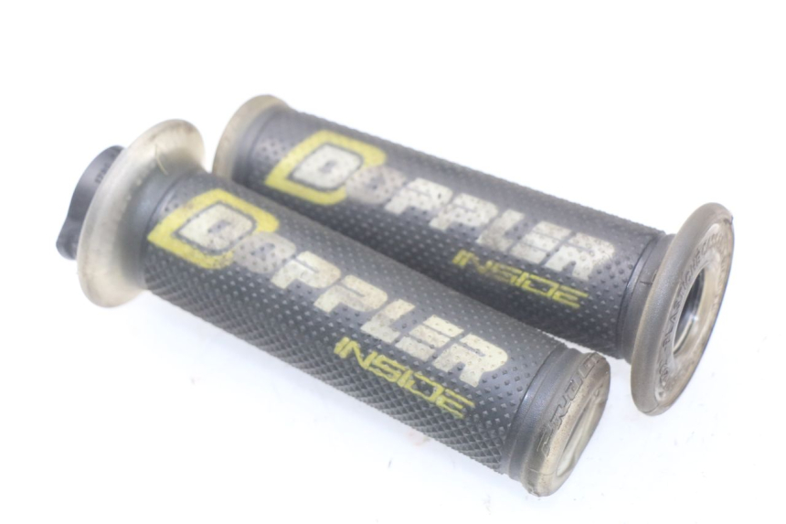 photo de HANDLEBAR GRIP PEUGEOT LUDIX 50 (2005 - 2007) - Main view