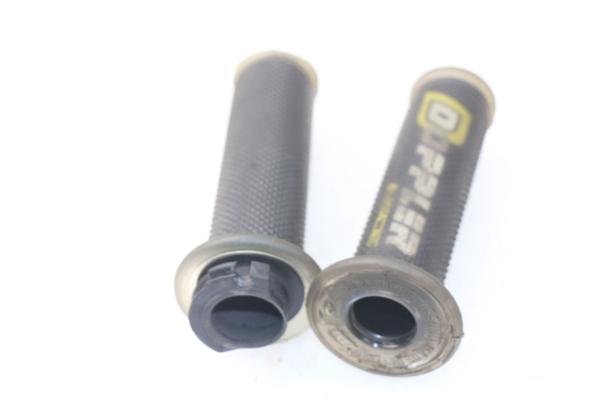 photo de HANDLEBAR GRIP PEUGEOT LUDIX 50 (2005 - 2007) - Component detail