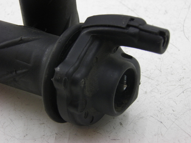 photo de HANDLEBAR GRIP PIAGGIO BEVERLY 125 (1998 - 2005) - Component detail