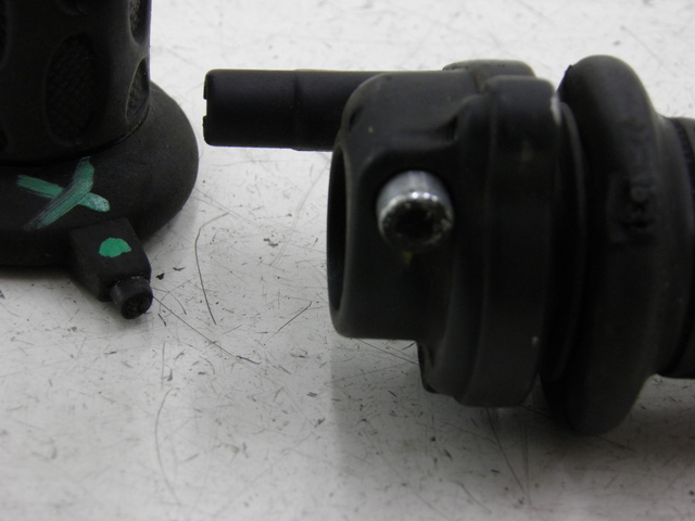 photo de HANDLEBAR GRIP PIAGGIO MP3 RL 125 (2006 - 2014) - Alternative perspective