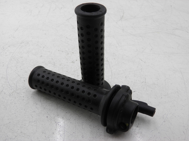 photo de HANDLEBAR GRIP PIAGGIO MP3 RL 125 (2006 - 2014) - Technical close-up