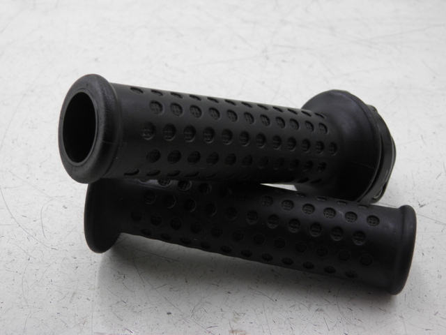 photo de HANDLEBAR GRIP PIAGGIO XEVO - X EVO 125 (2007 - 2017) - Product overview