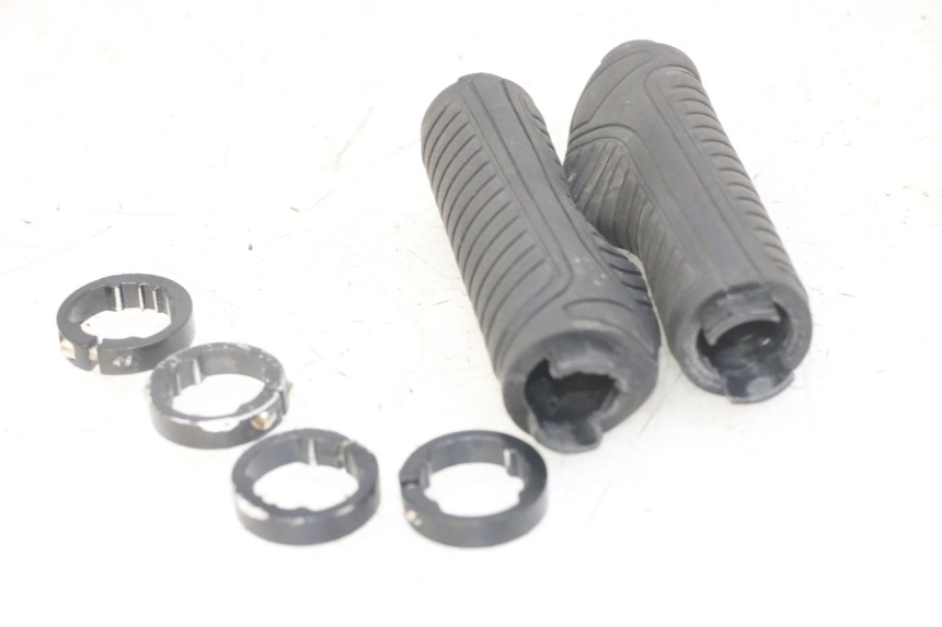 photo de HANDLEBAR GRIP PUNK ELECTRIC RIDER 1 - Alternative perspective