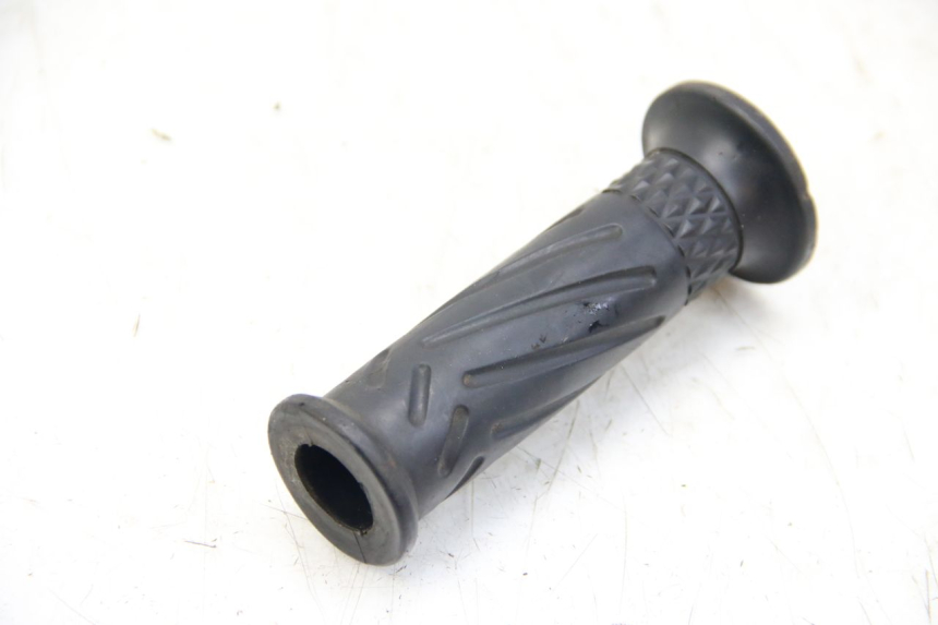 photo de HANDLEBAR GRIP JM MOTORS SANTANA 50 (2014 - 2023) - Zoom on usage condition