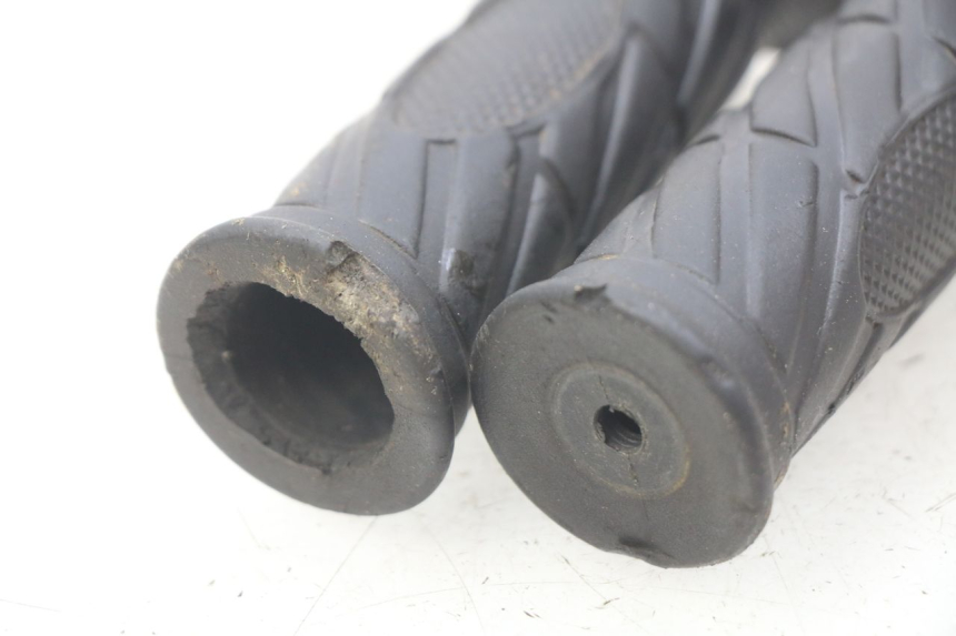 photo de HANDLEBAR GRIP CHINESE QUAD SPEEDY DELUXE 125 - Zoom on usage condition