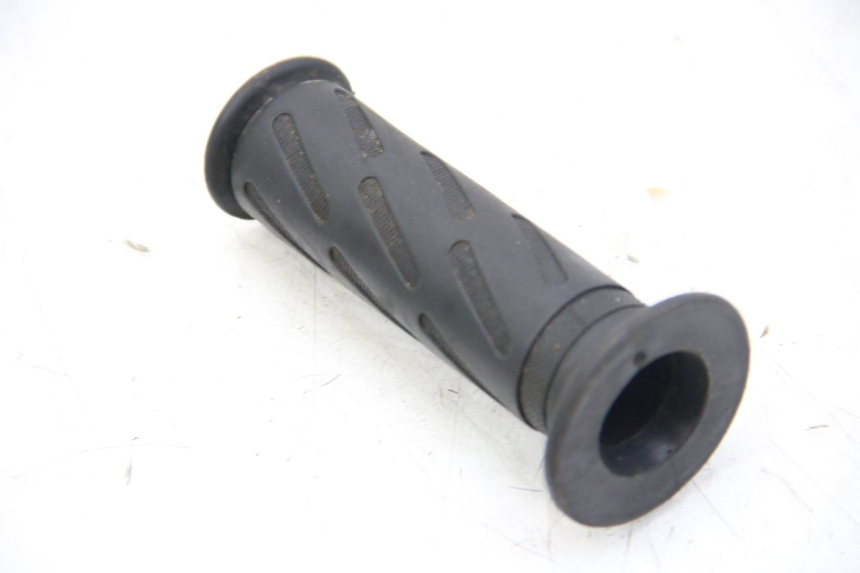 photo de HANDLEBAR GRIP PEUGEOT VIVACITY NEW 2T 50 (2008 - 2017) - Zoom on usage condition