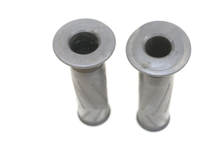photo de HANDLEBAR GRIP YAMAHA XMAX X-MAX 125 (2006 - 2009) - Component detail
