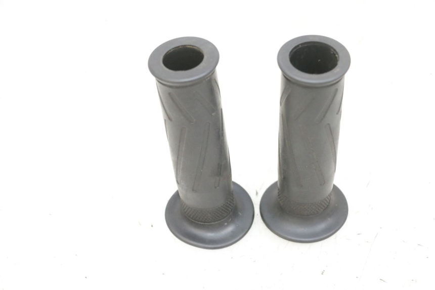 photo de HANDLEBAR GRIP YAMAHA XMAX X-MAX 125 (2006 - 2009) - Alternative perspective